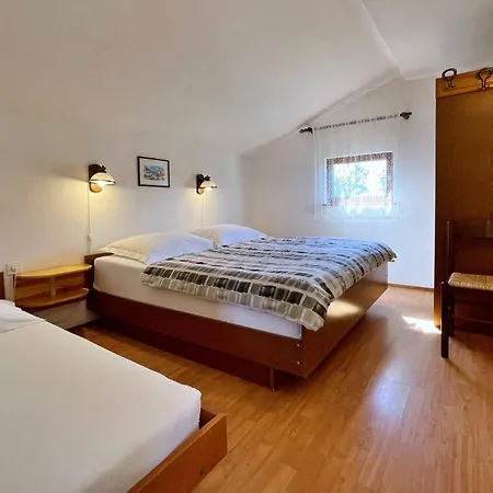 Srdoc Πανσιόν 3*
