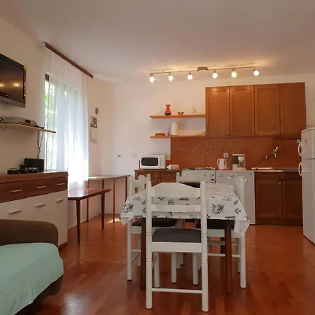Srdoc Πανσιόν 3*