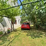 Srdoc Guest house
