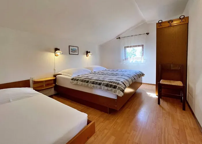 Srdoc Πανσιόν 3*